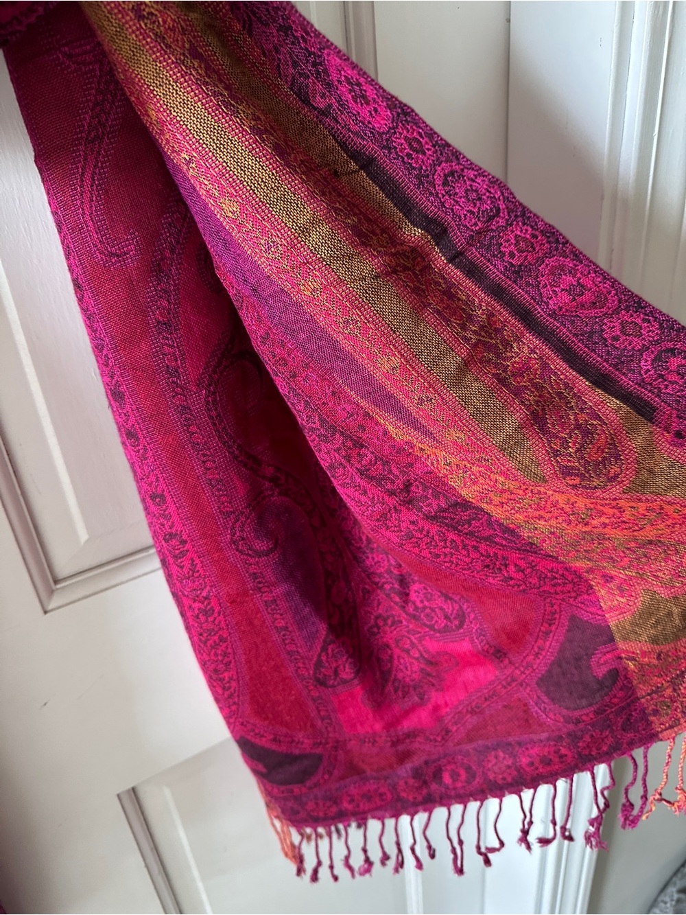 Vibrant Magenta & Purple Woven Pashmina Scarf Fringe Shawl Wrap - Picture 3 of 4